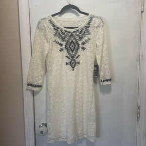Express women’s small white lace 3/4 sleeves black and white